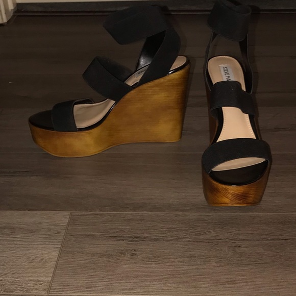 Steve Madden platform sandals - Picture 3 of 3